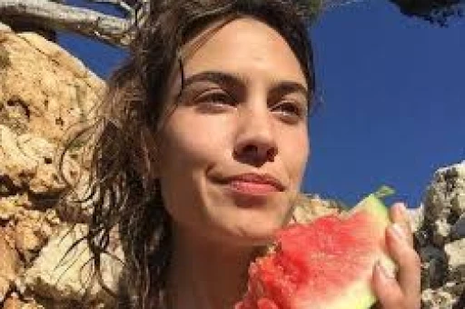 24小时4大瓜！曝偷税漏税、婚内出轨、女顶流直播擦边个个离谱